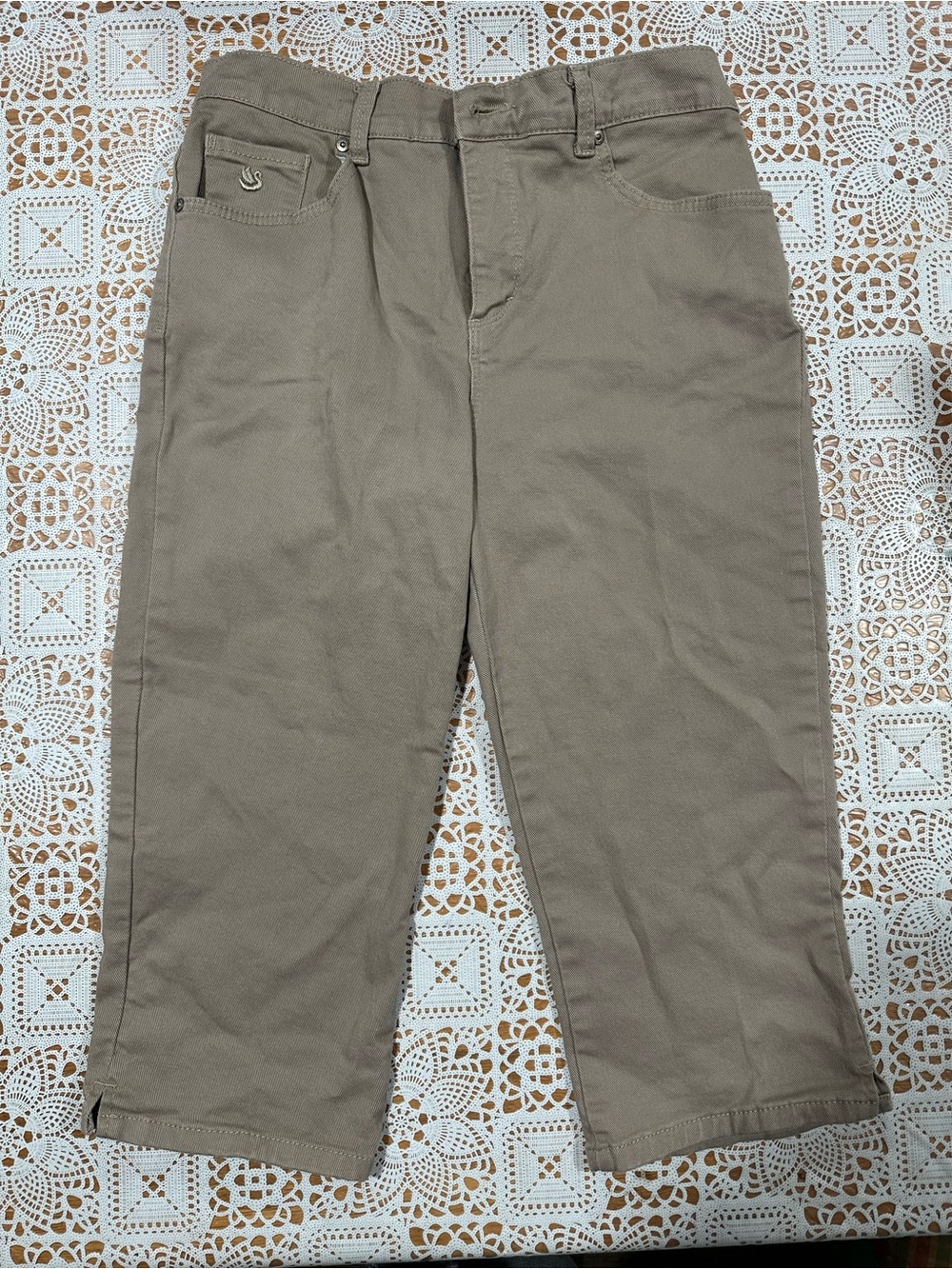 Gloria Vanderbilt Amanda Capri Pants Khaki Petite 8 Stretch Studded